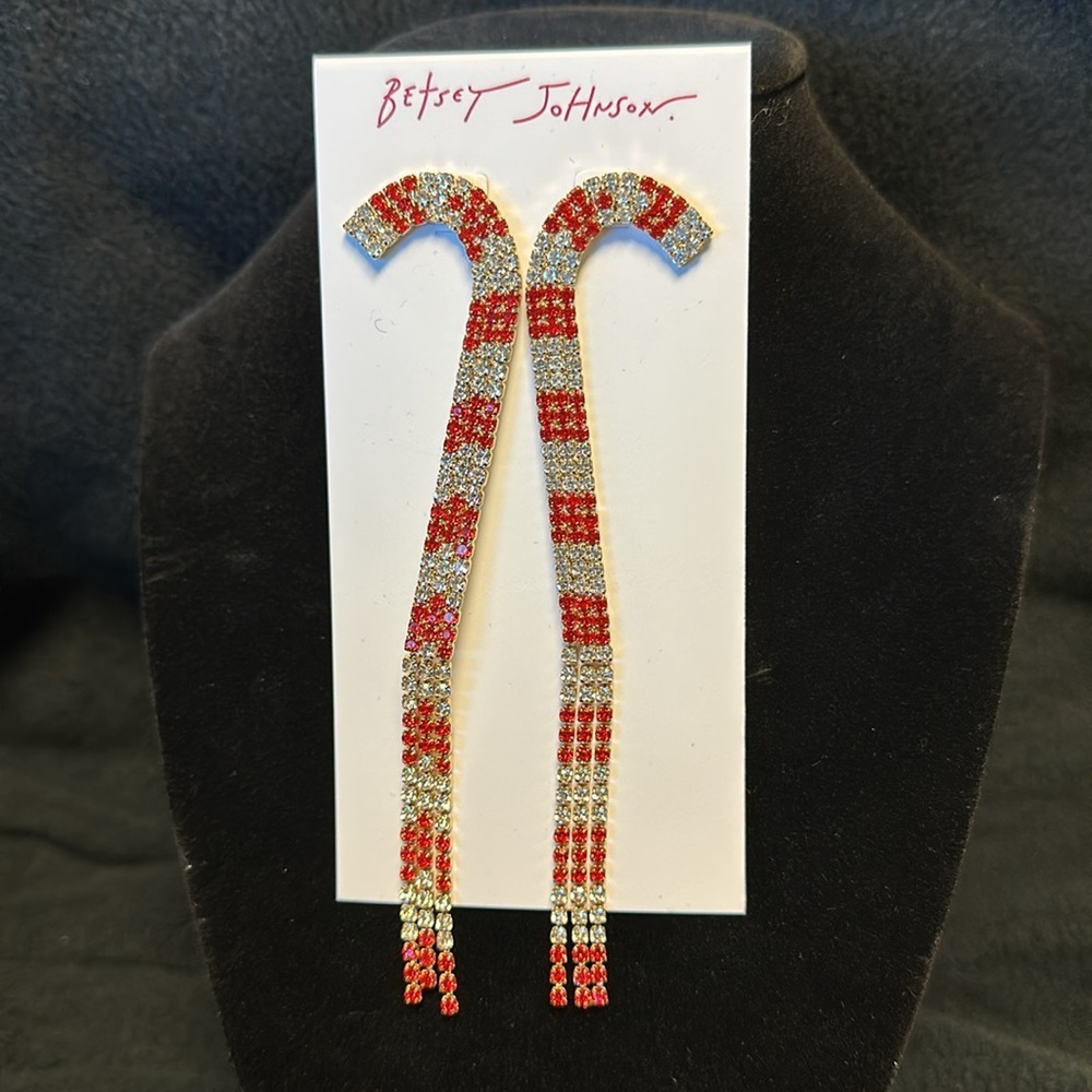 🎄BETSEY JOHNSON STUNNING CANDY CANE SPARKLING DANGLING EARRINGS NWT🎄